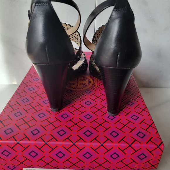 Tory Burch Perf Gladiator Wedge Sandle - Picture 6 of 7